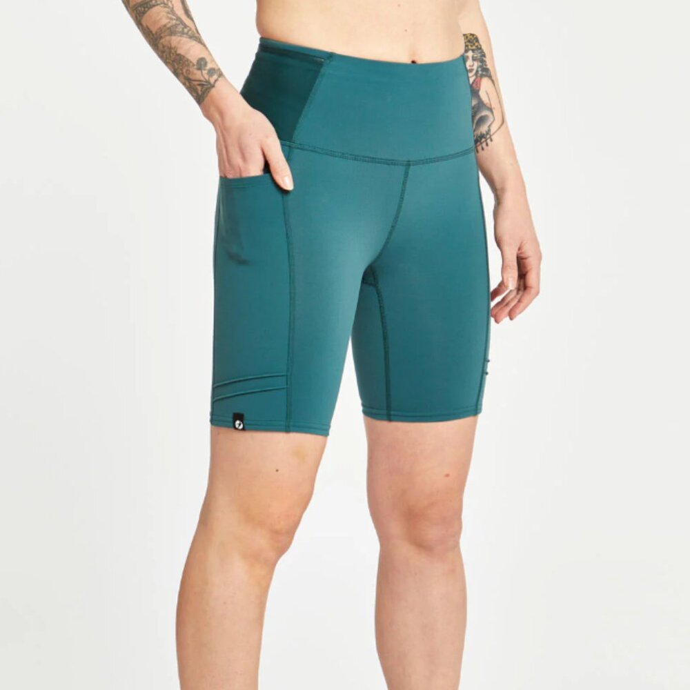 Oiselle Women's Long Pocket Jogger Shorts, Juniper